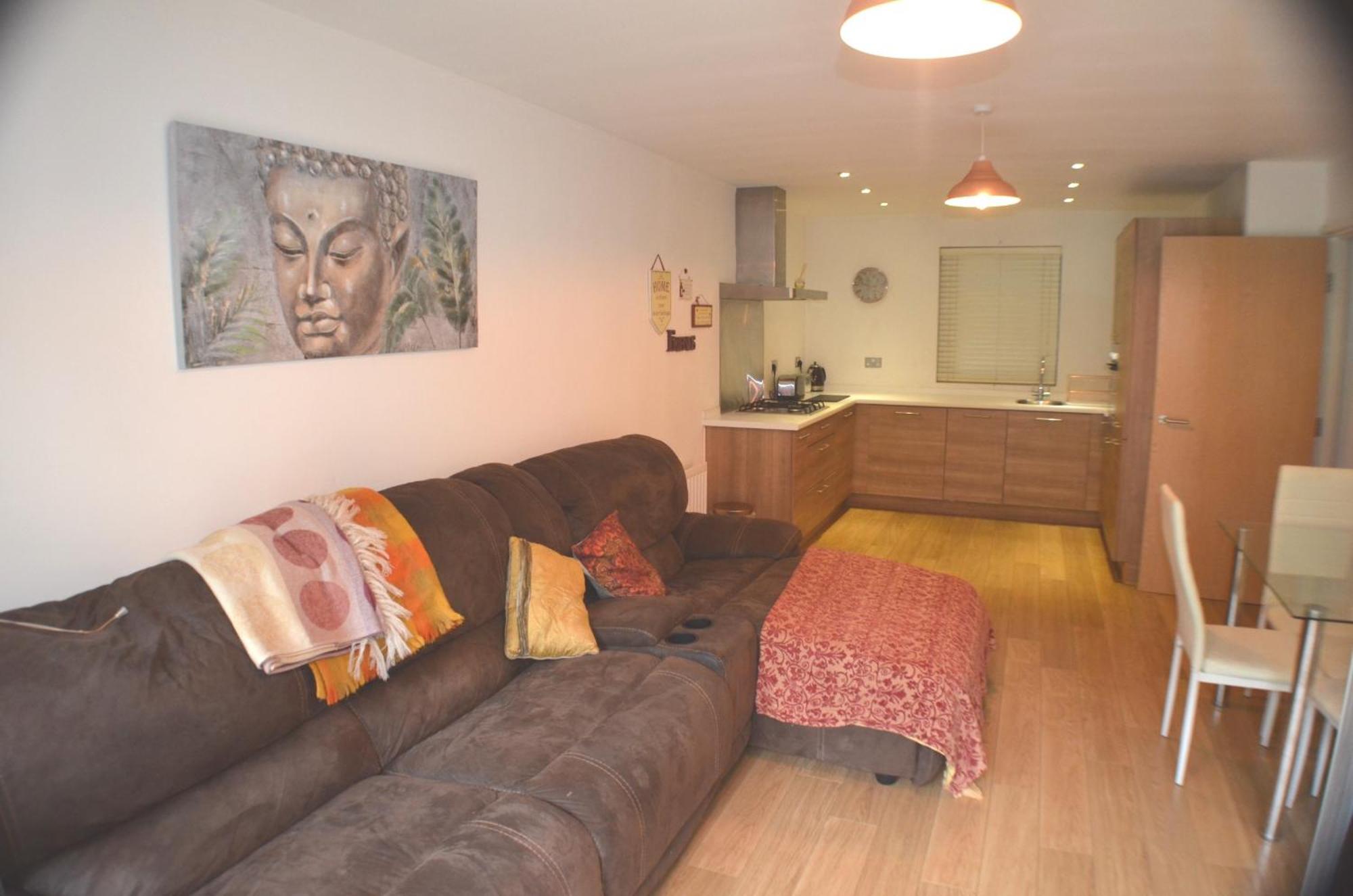 Brentwood Town Retreat - Large 2 Bedroom Apartment Экстерьер фото
